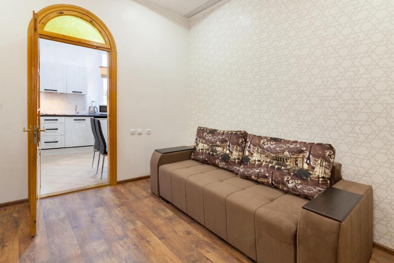 LEOGRAND Apartment Panteleimona Kulisha 27 Lemberg Exterior foto